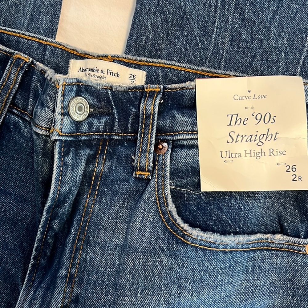 Abercrombie 90’s Straight Ultra High Rise Jeans